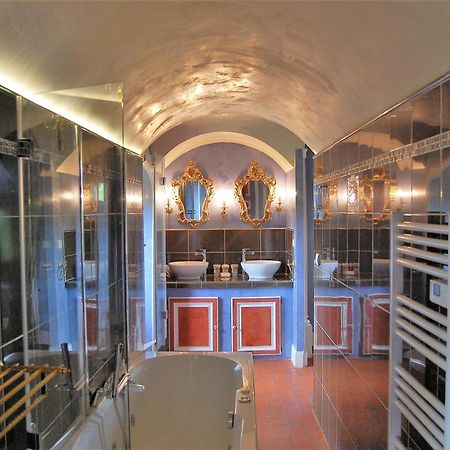 Chateau La Servayrie - Chambre D'Hotes Marcillac-Vallon エクステリア 写真