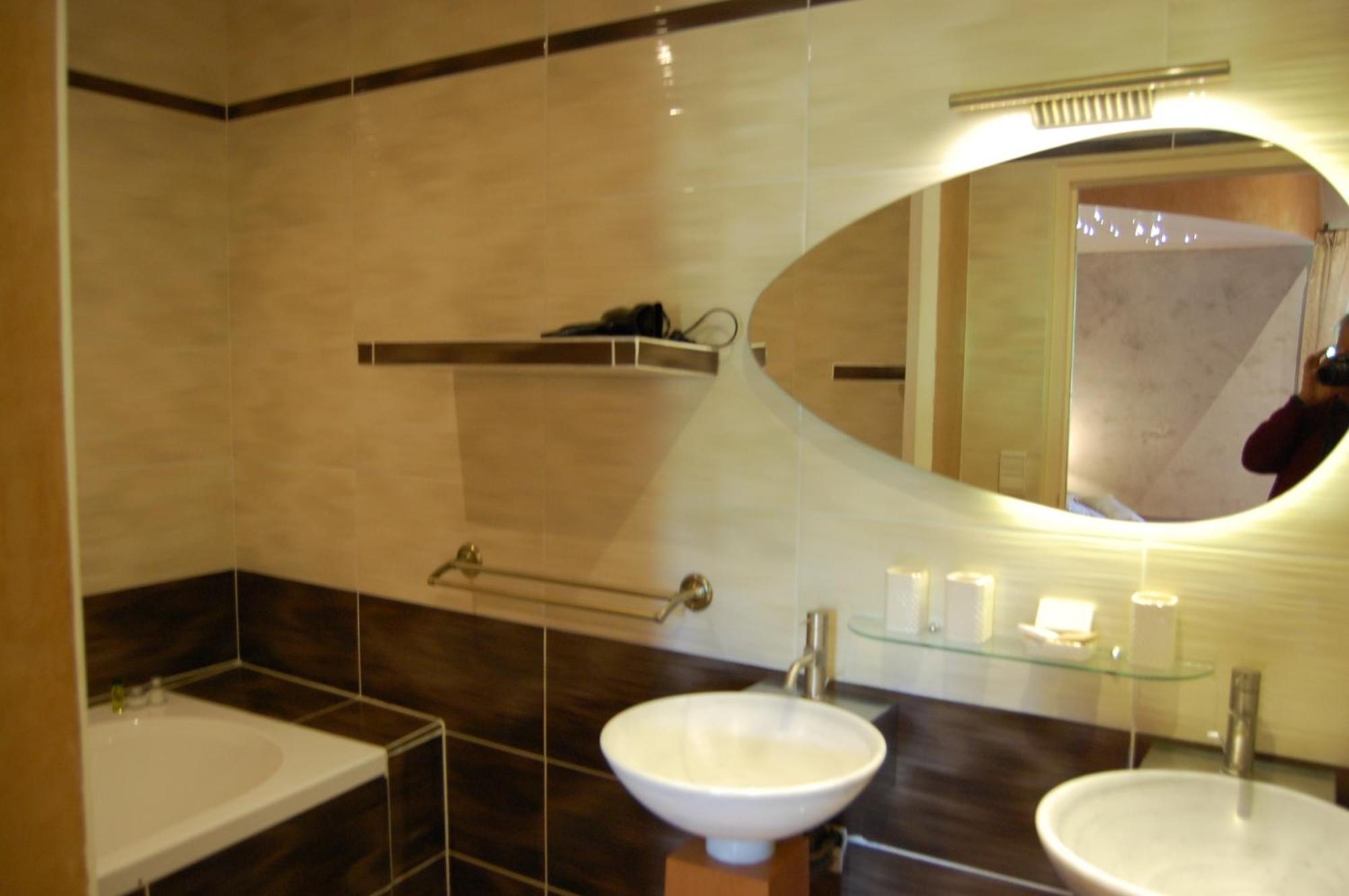 Chateau La Servayrie - Chambre D'Hotes Marcillac-Vallon エクステリア 写真