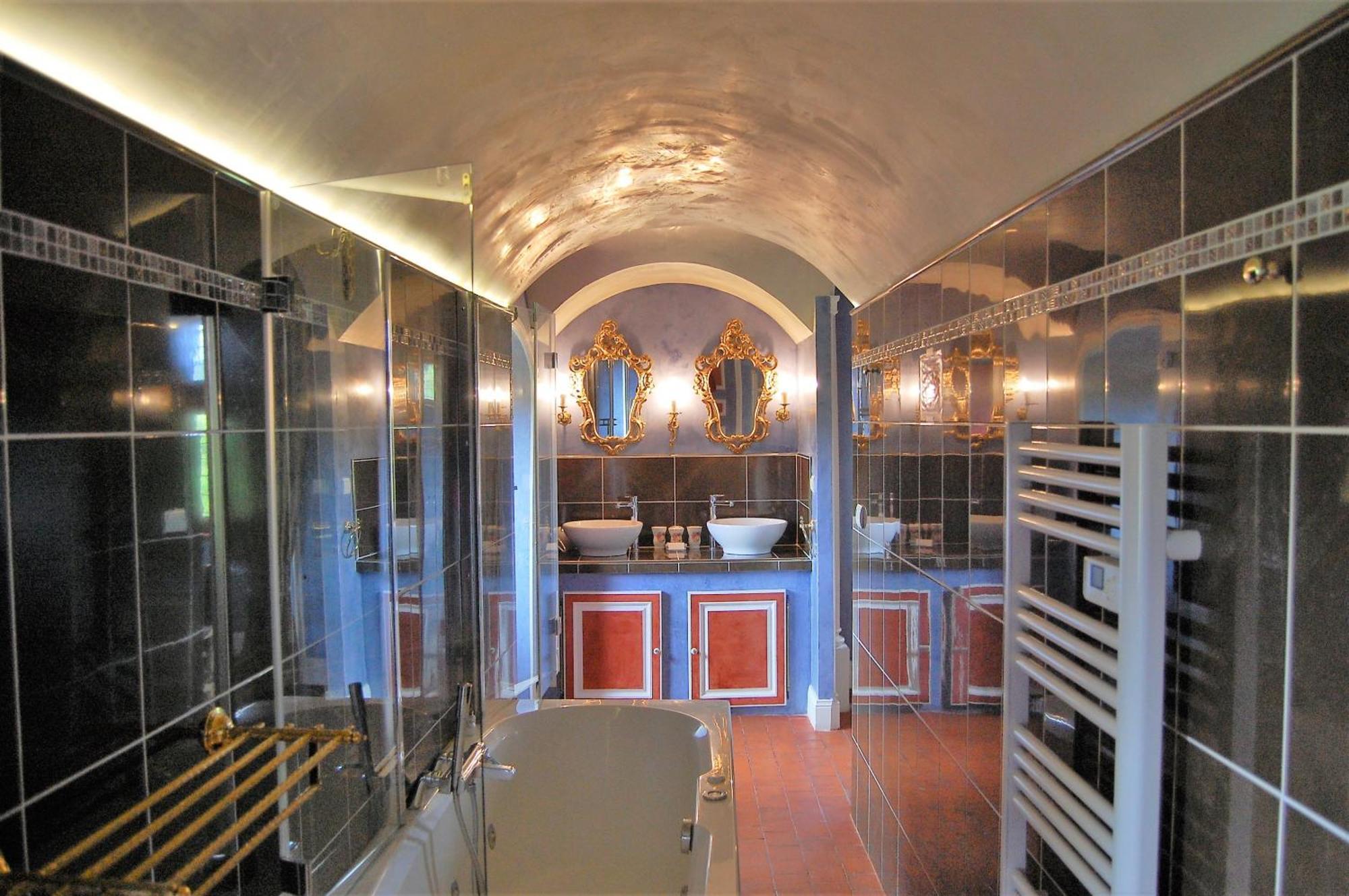 Chateau La Servayrie - Chambre D'Hotes Marcillac-Vallon エクステリア 写真